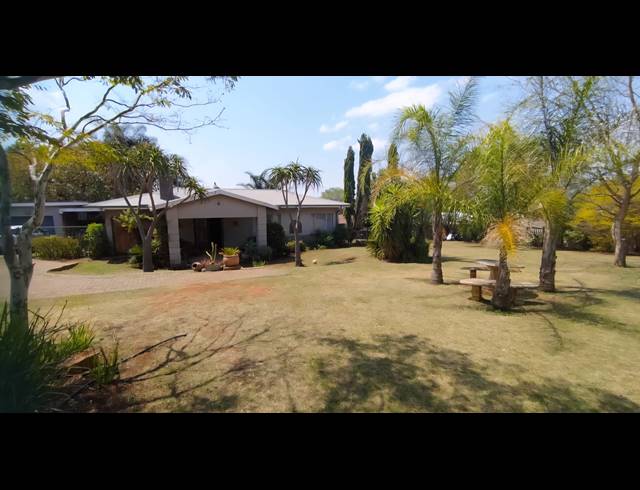 3 BEDROOM FREESTANDING FOR SALE IN SIGNAL HILL